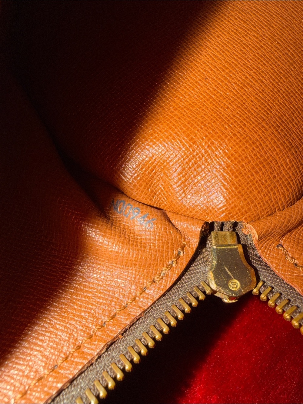 Louis Vuitton Papillon 26 Monogram Canvas Barrel Shoulder Bag Vintage EUC 🤎✨ - Picture 10 of 10